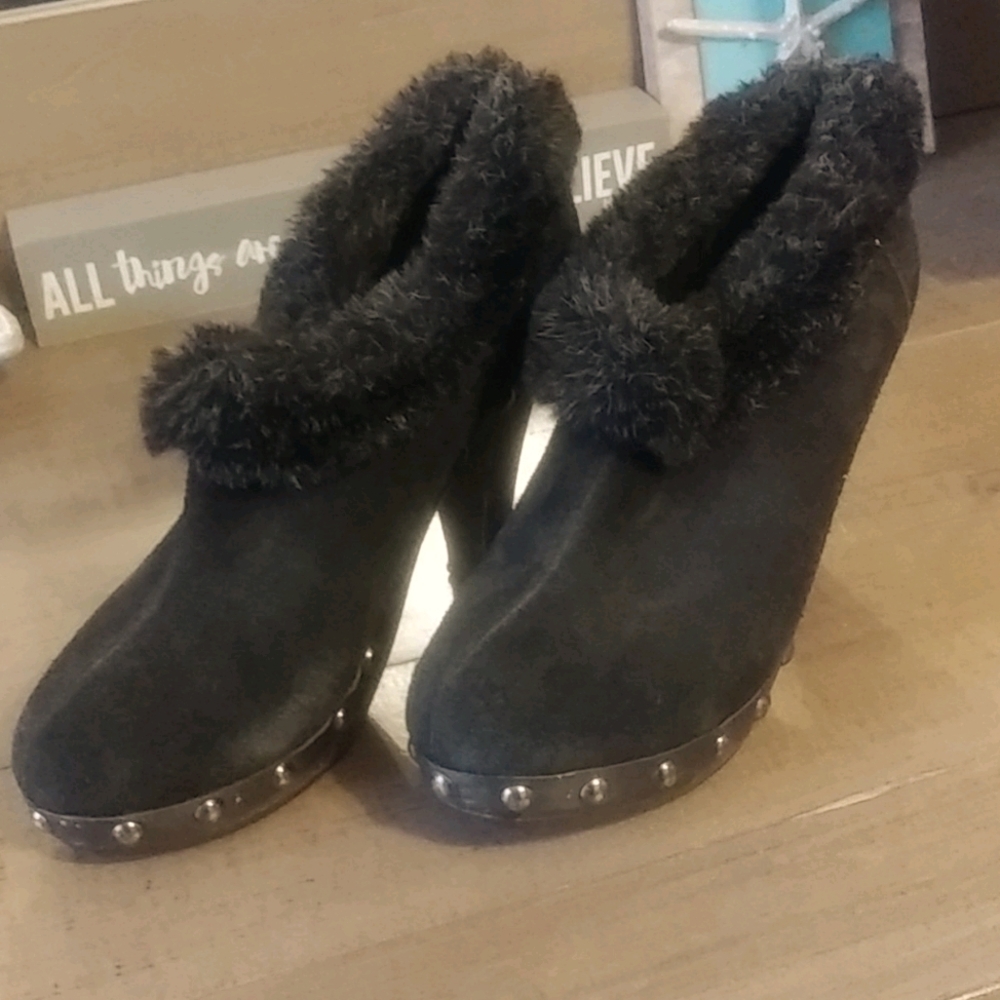 Colin Stuart suede heels